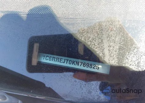 2019 Ram 1500 Laramie 4X2 5'7 Box z USA, uszkodzony, nr VIN 1C6RREJT0KN769825